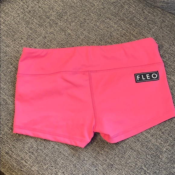 Flamingo - Picture 2 of 2